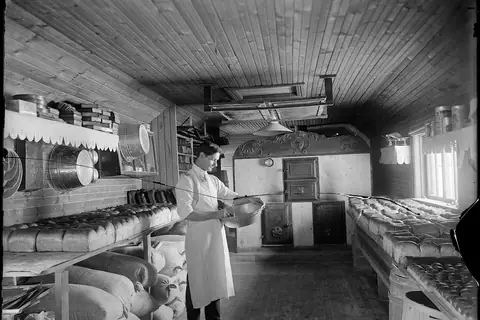 Tonys Bakery photo 1